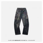 acne Studios 24Fw 2006M糖果链条弯刀牛仔长裤 这款裤子不属于真的牛仔裤 表面的牛仔斜纹和水洗泼墨全部以印花工艺呈现非常逼真 裤子采用纯棉米