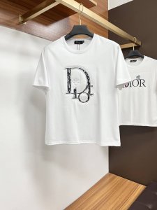 迪奥 25春夏新品品牌字母徽标标识短袖T恤 Ss定制80支双股丝光棉面料 黑色 白色 尺码M-3Xl报单请报身高体重