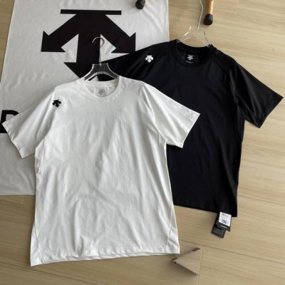 主图 高品质短袖Descente 迪桑特夏季两色高科技感特新款速干软绵功能款舒适短袖T恤 官网同款面料，瞬吸汗滴，极速扩散蒸发，并且单向导湿，清香+防蚊+防晒+