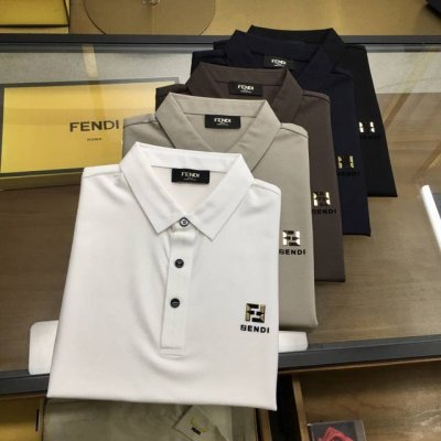 新品 Fend 高端polo 2025Ss春夏新品 Go 时尚休闲翻领T恤，甄选优质天丝凉爽面料，无痕切割工艺，胸前密针精致Logo设计标识，客供订织五金辅料，