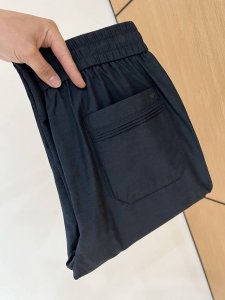 diro 男士精品休闲裤 顶级面料休闲裤，最新款上身版型无敌正！ 绝对可以闭眼收的一款 此款裤子非常百搭，弹力腰围,日常上班 户外运动都可以穿着，是时尚休闲与户