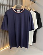 Moncler蒙家 2025春夏最新男女同款贸易订单短袖T恤 全品相 网红款 采用Logo图案织带罗纹设计 上身舒适透气 不僵硬 整体有着丰富的立体感 品质出口