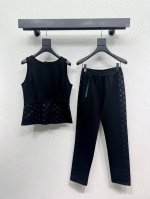 l家背心上衣+长裤瑜伽运动服套装 手感轻盈柔滑 Monograw老花撞黑色高弹力 舒适不易变形 无压力活动 高端舒适提臀塑型效果 高品质 尺码Sml