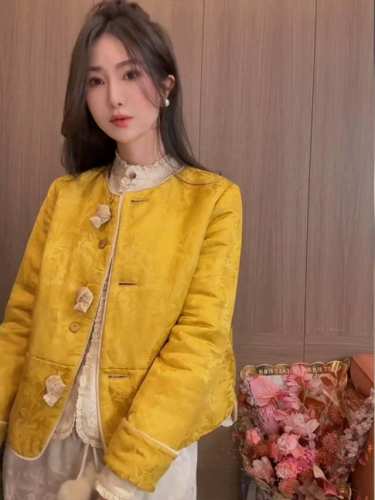 外套 重磅人丝亚麻提花外套3色！颜色巨美 25早春丝绒扣暗纹提花人丝亚麻新中式黄色圆领外套上衣3色杏色，火龙果色，黄色SMLXL