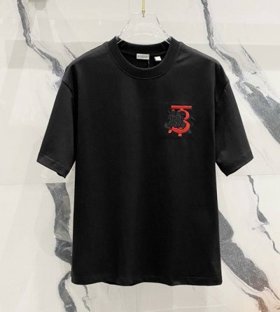 高品质 Burberry 巴宝莉战马Tb拼色刺绣新款T桖！ 25Ss春夏新品，B家战马标识性刺绣Tb字母，采用百灵达万针刺绣，饱满有型，最新配色！ 采用32支2