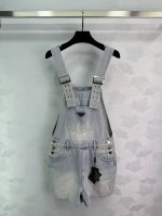 p230Prad*2025春夏最新系列！三角标装饰牛仔背带裤！小个子女生福音！高级卡色调搭配各种T恤和衬衫穿都绝绝子 休闲时髦范 穿上街就是慵懒自在时髦小姐姐！