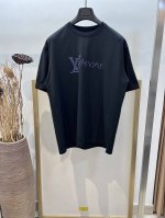 Size 46 48 50 52 黑白两色 男女同款 1975241356400081 1V路易家2025Fw 3Ｄ打印渐变色印花 本款 T 恤以分饰前后的 1