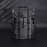 Louis Vuitton Lv Christopher老花拼接双肩包 由英气的 Monogram Eclipse 帆布与 Monogram Eclipse R