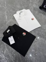 Moncler 蒙口家经典polo衫.！丝光珠地棉面料打造，胸口经典小帽子绣花点缀.纯色干净搭配.简约大方时尚！ 颜色：白色.黑色. 码数：M-4Xl 修身版型