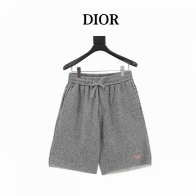 Dior迪奥 小刺绣字母短裤 面料采用360克刷毛面料，订染颜色后整蚀毛处理，对照原版做丝滑超柔处理，布面肌理股线清晰明显，垂感一级棒，做工精致都到达外贸出口标