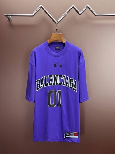 高端品质 巴黎世家Balenciaga 原版高克重双纱纯棉面料 重工艺印花、绣花，手感滑爽 L极度舒适体验 十足的高级感，都保持奢华高贵的特有的视觉质感. 颜色