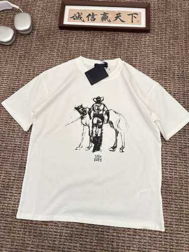 150 高品质 Lv 路易威登23Ss 1854限定白墨烫画短袖， 色彩鲜明的趣致采用白墨压花工艺，更加体现图案逼真立体感，面料采用纯棉精梳棉面料，上身效果宽松
