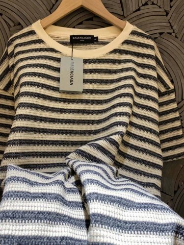 balenciaga巴黎世家 重磅实体高品质高密订织高克重双纱提花条纹T恤短袖情侣款 Color: 杏色 Size: M-Xl M 肩宽57 胸围116 衣长6