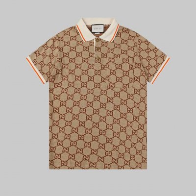 高品质 gucci古驰满印Logo短袖 真丝棉polo衫 这款棉质polo衫匠心融入闪亮的大号金属纽扣细节 散发好莱坞明星般时尚耀耀眼的气息 完美搭配拼色 男女