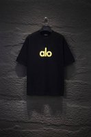 款号:C044 Alo家 专供直播改标款 重磅300克重 百分百棉 做旧手工磨破工艺 采用立体发泡印花搭配手工缝制皮标 颜色:白色 黑色 尺码:S M L Xl