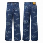 Louis Vuitton 路易威登小格子云朵水洗印花牛仔裤 不同水洗质感的款式，对腿细腿粗人士十分友好，直筒的版型十分修饰腿型 永不过时的适中长度，搭配起来轻