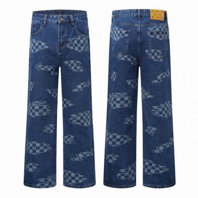 Louis Vuitton 路易威登小格子云朵水洗印花牛仔裤 不同水洗质感的款式，对腿细腿粗人士十分友好，直筒的版型十分修饰腿型 永不过时的适中长度，搭配起来轻