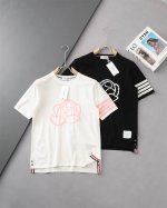 原单贸易正品 Thom Browne 汤姆布朗四条杠Tb法式山茶花图腾提花天丝短袖！ 2025Ss春夏新款，智利海外版！限量发售！ 美国贸易公司2025年大中华