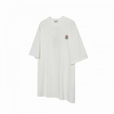 M01 moncler 蒙口 25Ss宇航员小标短袖 面料采用280克重精梳棉 定制32支1*1螺纹 成衣两遍水洗处理 面料舒适亲肤无异感 定制定染面料 纺织密