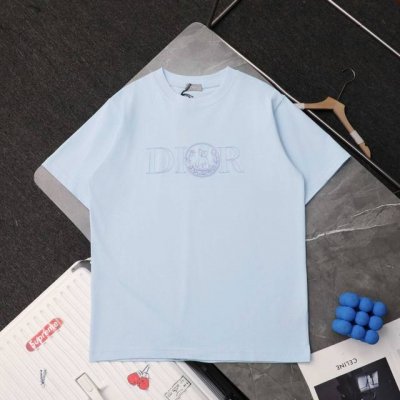 上新 顶级复刻高端定制 Dior 迪奥 新款胸口刺绣Logo圆领休闲短袖T恤 款号：6224 颜色：蓝色 白色 购入原版开模打造，全套定制辅料，细节决定成败。