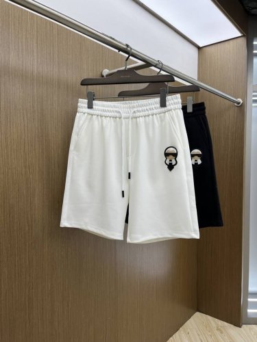 Fd 2540春夏新款男士休闲短裤 高端货简洁时尚大方 定制原版进口面料 简洁利落又清爽 品质做工细节经得起任何形式检验简约大方百搭款 上身优雅帅气，焕然一新的