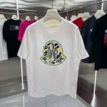 上新款号： M1043 2025早春Moncler 蒙口 官网同款印花图案 双纱纯棉短袖 - 260G双纱纯棉顶级面料 手感柔软 百分百纯棉独家出货 定染硫化黑