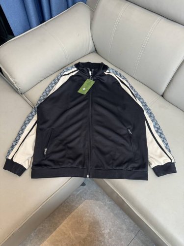 Gucci 古驰 Gc 经典蛇纹 超大造型平纹针织夹克运动外套 尺码：M L Xl 面料：黑色 白色平纹针织面料 螺纹：定织定染螺纹 夹克砂 高密度 高品质 织