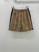 Burbe*Ry 25Ss春夏新款 经典英伦格纹百搭休闲短裤独家高版出品 松紧腰设计 轻松调整腰围 配置招牌性的面料打造 上身舒适度更是出色 并且此款摒弃了一贯