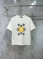 驴家 2025春夏新款首发专柜最新款短袖圆领T恤 高端订制 设计前卫时尚！品牌Logo重工艺设计 高端定制面料.手感柔软.穿着舒适.专柜级别精致车线.做工精细.