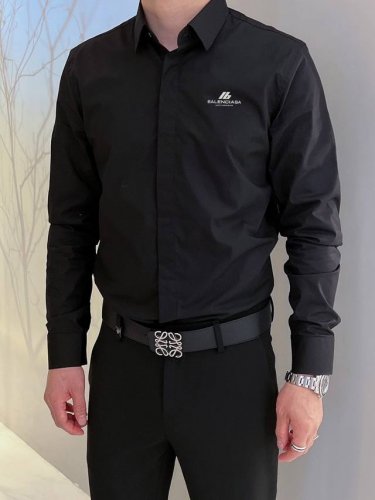 巴黎世家 专柜最新款男士必备款衬衫，100%天然棉，舒服透气，原单狠货，原版面料，柔软舒适，上身高端又奢华，足够场面的档次，这款衬衫无不骄傲的让你满意有面子 尺