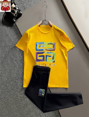 直 Givenchy纪梵希 胖子福音 2025官网同款.世界知名奢侈品牌.夏季男士 双丝光 高品质货套装 采用进口原单面料 ，当季时尚潮流款，百搭爆款。简洁大方
