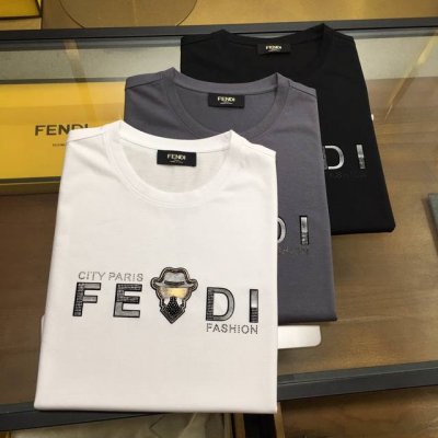 新品 Fend.. 2025春夏新款首发专柜最新款短袖圆领T恤 高端订制 设计前卫时尚！品牌Logo重工艺设计 高端定制双丝光面料.手感柔软.穿着舒适.专柜级别