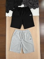 the North Face 北面 经典贴布小标Logo 日常休闲短裤 面料方面 精选高品质300G纯棉混纺面料 亲肤透气 柔软细腻 穿着凉爽无负担 适合日常休
