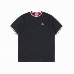 moncler 蒙口 日本限定小标华夫格短袖 全新美学灵感趣味设计,渠道性质精品。让整体造型设计更加优雅时尚，今夏最火系列，无数明星潮人追捧。裁剪工艺细节处理工