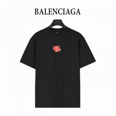 Balenciga 巴黎世家 胶带掩盖字母凹凸短袖T恤 采用280G高克重双纱棉面料，多层印花工艺 凹凸字母 细节无法挑剔，极具档次感与奢华辨识度！ 三标齐全