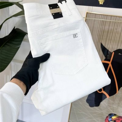 Dg 2025Ss蛇年春夏贺岁款牛仔裤。原单1:1制作，日常必备的完美之选，简单大气亦时尚有型，定制进口丹宁面料 ，重工洗水工艺，做工复杂工艺精湛。轻松迎合四季