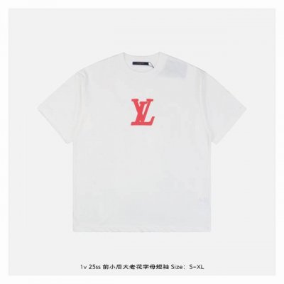 1V 25Ss 前小后大老花字母短袖 面料采用230克重精梳棉，定制32支1*1螺纹，成衣两遍水洗处理，面料舒适亲肤无异感，定制定染面料，纺织密度高，垂感佳，