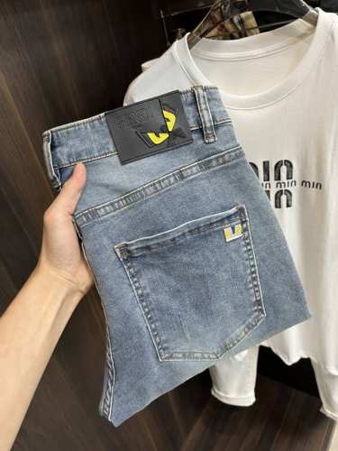主推 Fendi 2025春季独家专供新款秘芬迪潮男时尚休闲牛仔裤 春季新款裤子 高端欧版原单潮流时尚休闲裤子 透气舒适度高 细节无可挑剔 品牌元素设计理念 体
