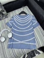 爆款现货 原单品质 Chane*｜2025新品圆领链条印花Tee 定制斜纹全棉材质 透气舒适 质感十足 短袖T恤裁剪 凸显品牌格调 采用克重纯棉制成 略带有弹力