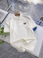 普拉达25Ss新款春夏短袖翻领T恤Polo，最高版本客供定制高端朱地面料简单时尚款，拼色螺纹超级好看！经典Logo简单大方的款式！满满的高级感，四季可穿。简欧风