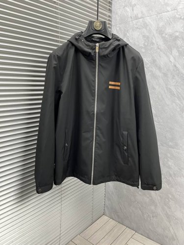 Zegna 杰尼亚 2025Ss早春新品休闲外套。全新设计风格，标志性品牌图案标识，全新防尘梭织面料，轻度防水，随便搭件，上身超时髦，特别的便于搭配，春夏季凹造