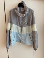 cc Chane新款拼色外套 采用宽松版型，拼色拉链设计，随性演绎多重结构感 ，简单搭配就能时髦出街！尺码均码
