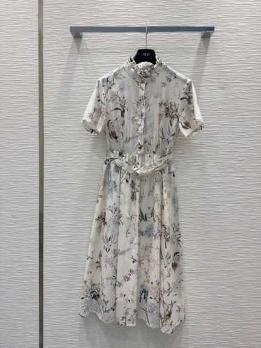 christian Dio*R2025Ss新款花裙 印花连衣裙时髦低调气质又奢华高级！版型百搭不挑人，原版定制科技面料 做工品质看细节。白富美必入！强烈推荐。S