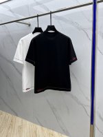 Dior 迪奥 2025Fw春夏新品圆领打底外穿T恤，立体感Logo微廓形半袖活性纯棉打底T恤，棉，手感面糯有骨感，柔而有韧性。工艺处理，韧性和抗皱性能得到大幅