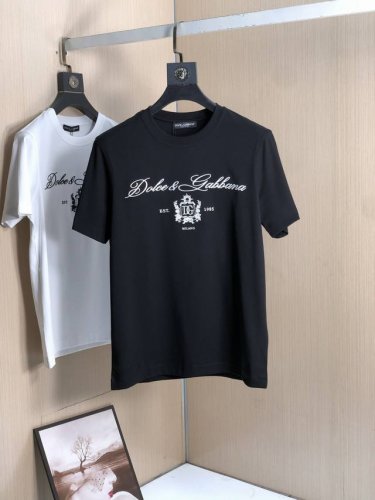 Dg 2025Ss春夏最新款圆领时尚短袖T恤，官网同步，专柜纯棉面料！贴肤舒适，耐看又好穿，经典简约Logo设计，原厂工艺一丝不苟，型男必备单品 颜色: 黑色