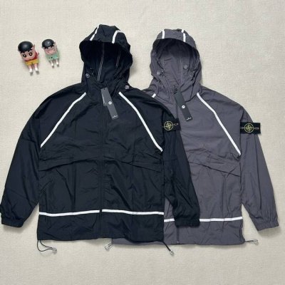 新款拼接速干防晒衣实拍图！ Stone Island 石头岛连帽全拉链机能户外防风防水防紫外线防晒衣外套 实拍图！ 面料采用高品质防风防水放紫外线 机能拉链设计