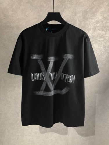 高品质 Louis Vuitton 路易威登 Logo字母涂鸦手绘短袖T恤 三标齐全 采用冰丝索罗娜面料！前幅手绘工艺 手感非常舒服 Os落肩版型，时尚又个性，