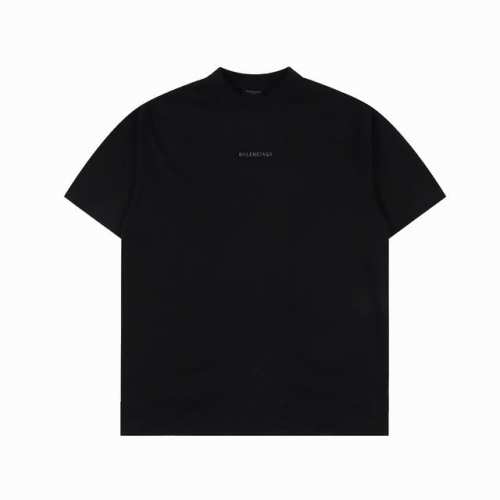200 Balenciaga 巴黎世家 背后烫钻短袖T恤 从纱线开始订染定织，不是一般做货所能比拟，要想做到真正的好货，颜色也是无限接近，必须就要定织定染，采用