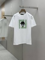fendi 25Ss春夏新款首发专柜最新款短袖圆领T恤 高端订制 设计前卫时尚！品牌Logo重工艺设计 高端定制230克面料.手感柔软.穿着舒适.专柜级别精致车