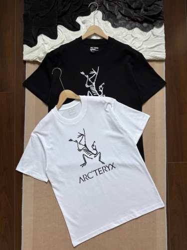 arc'teryx始祖鸟 竖向Logo印花 圆领短袖T恤 男女同款 -面料采用260G纯棉面料，达到透而不露的黄金平衡点，完美规避透视尴尬，成衣尺寸稳定，多次机
